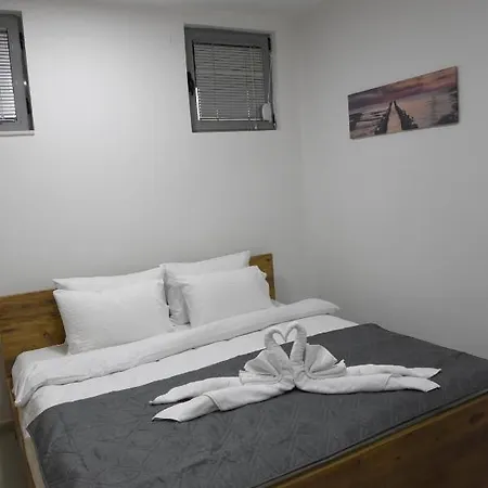 Luxury City Center Apartament
